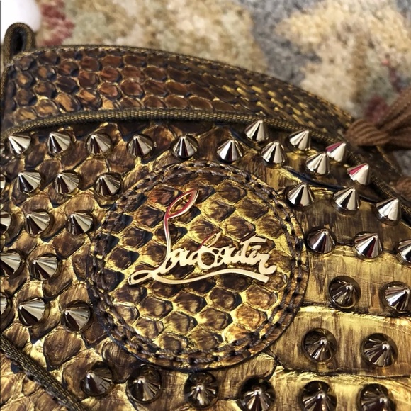 Comment below up to a size 15 - Picture 7 of 7